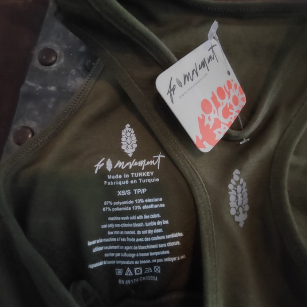 SALE NWT Free People Olive Green Size XS Sports Top. - Picture 3 of 4